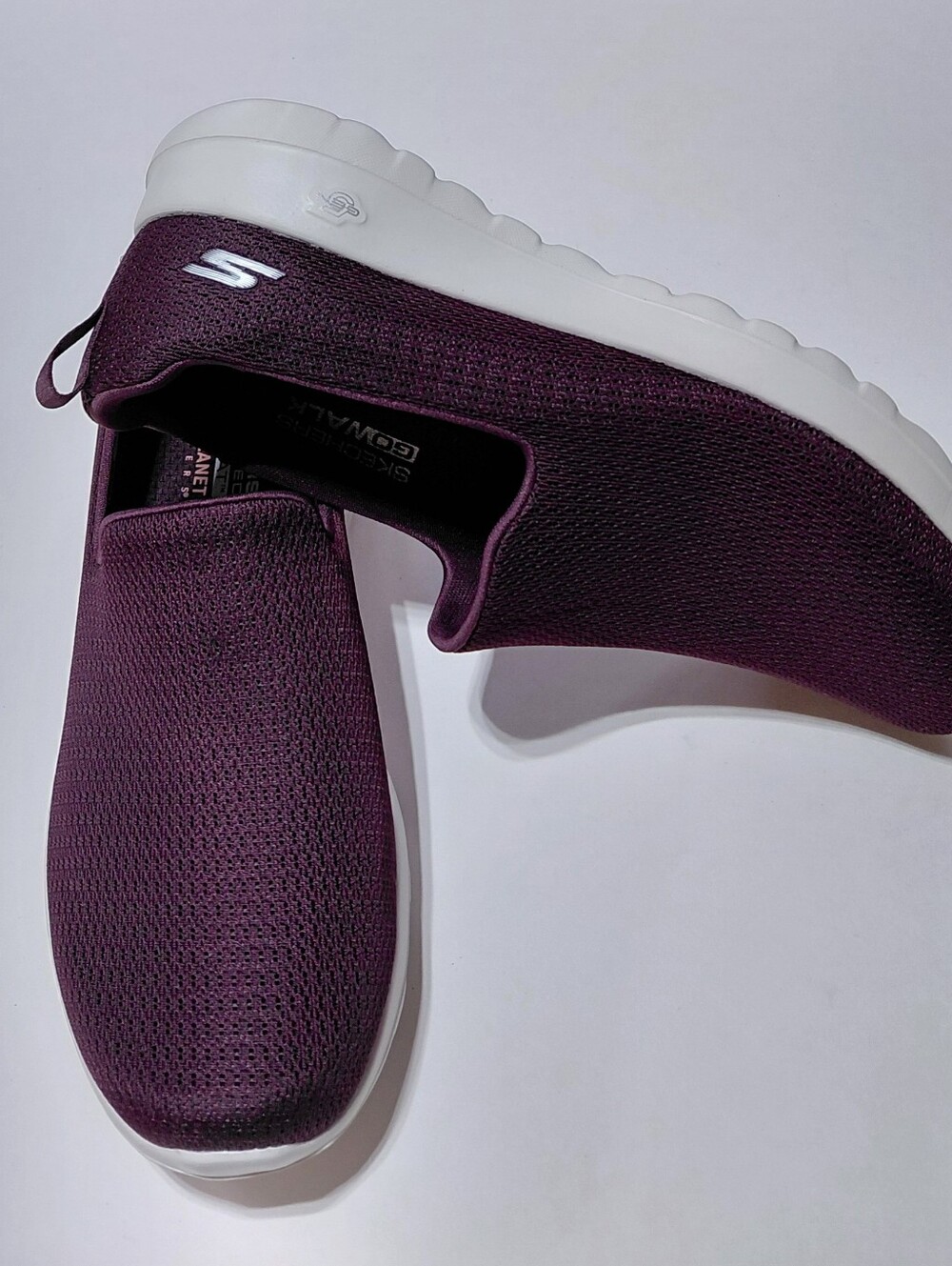 SKECHERS Women's Air Cooled Goga Mat Slip-On Burgundy Sneakers Size 7.5